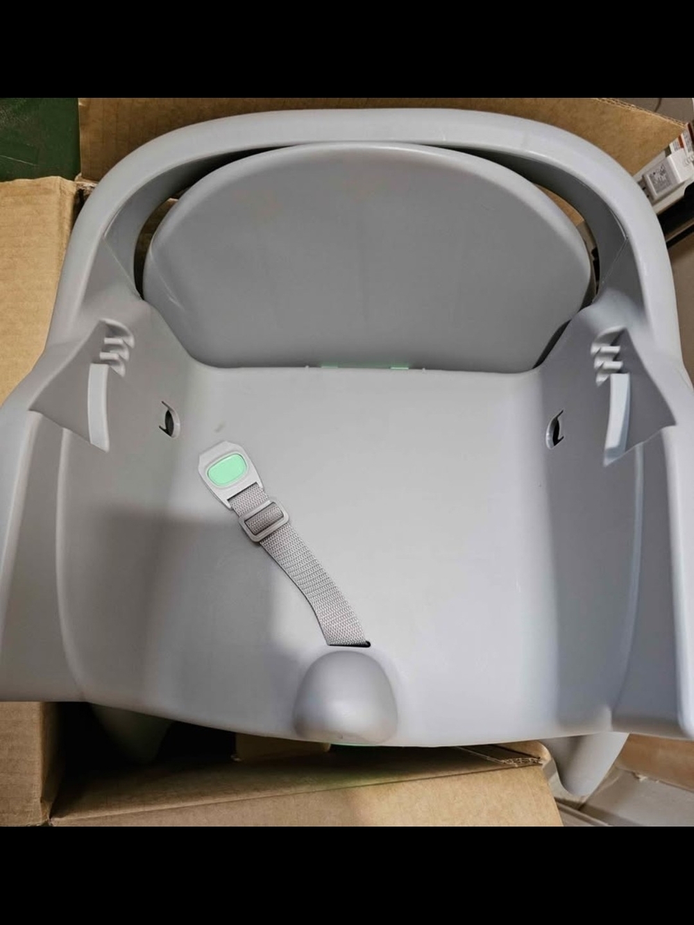Gray Plastic Booster Seat with Mint Accent Tray Included NWT Ingenuity